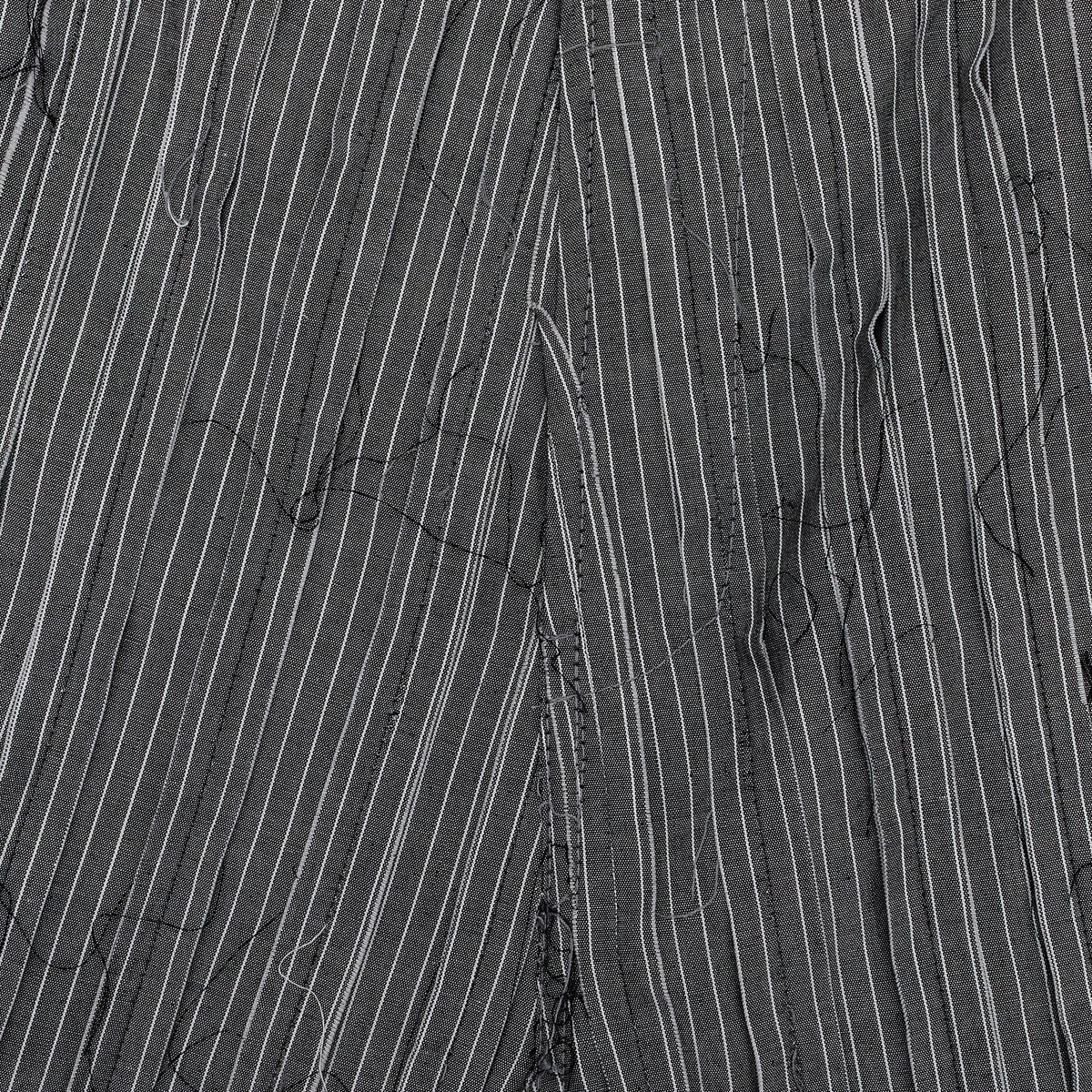 GRAY EXPOSED SEAM MID LENGTH SHORTS