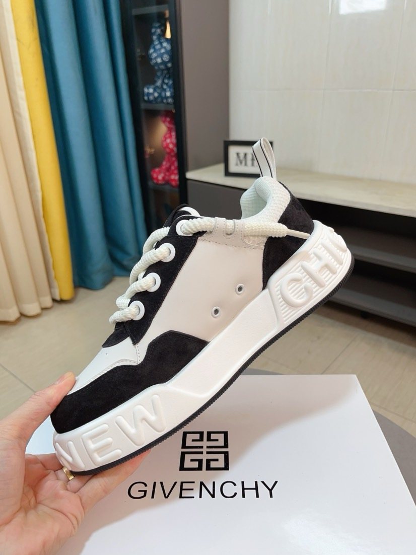 Givenchy Contrast-Panel Low-Top Sneakers